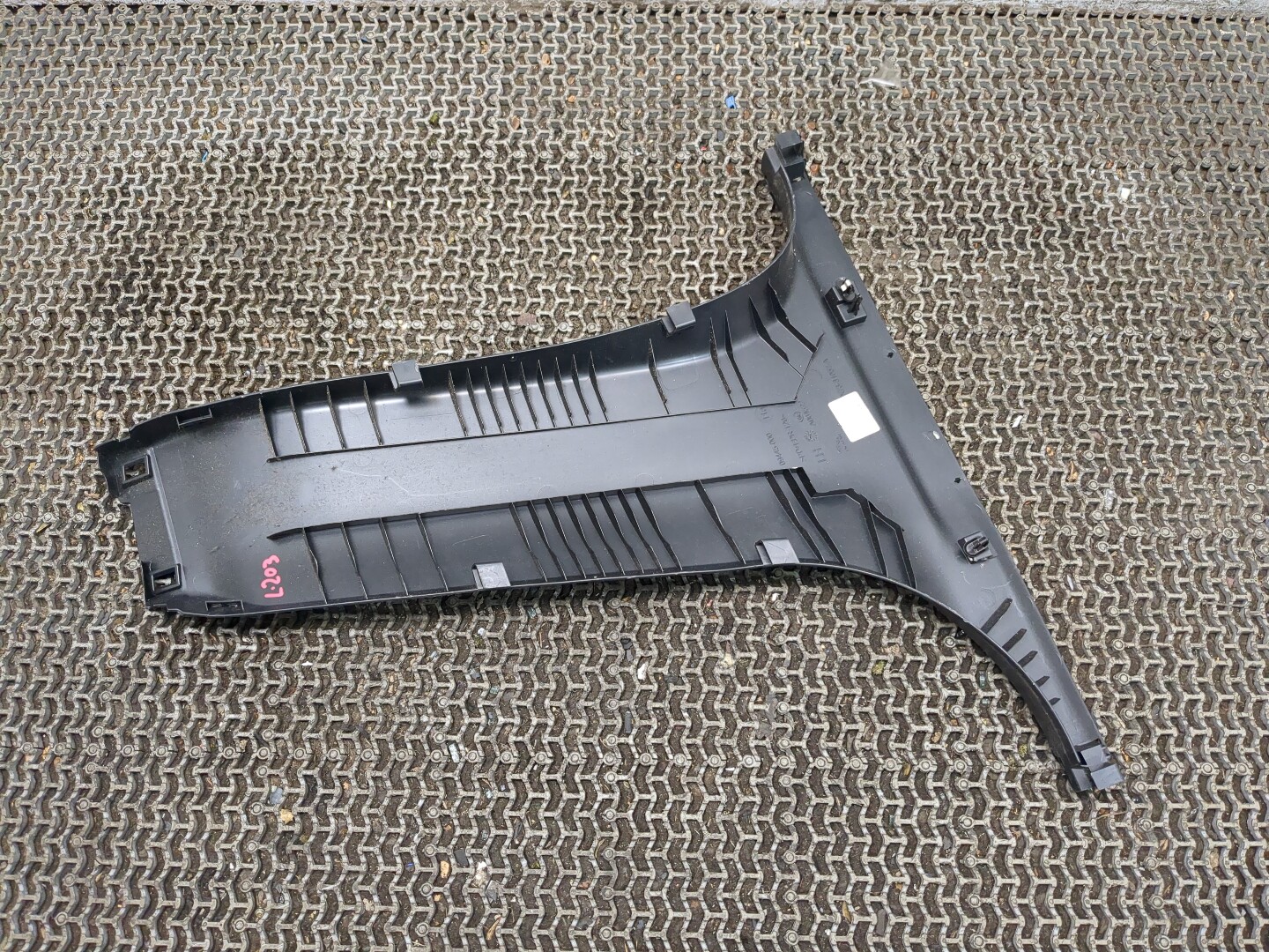 Обшивка стойки