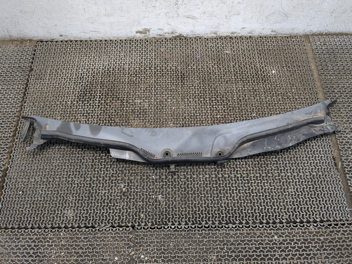 Решетка стеклоочистителей (Жабо)