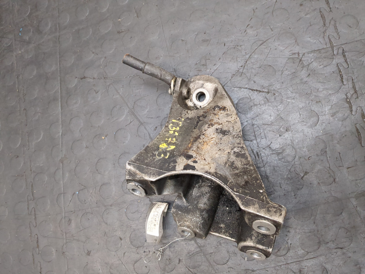 Кронштейн двигателя