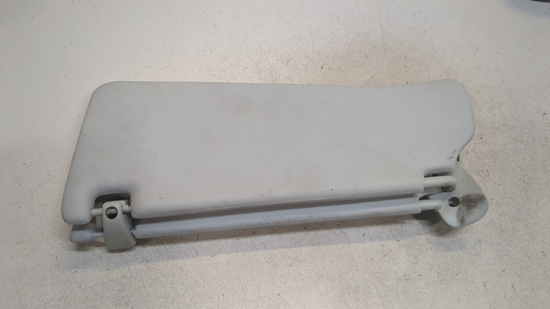 Козырек солнцезащитный