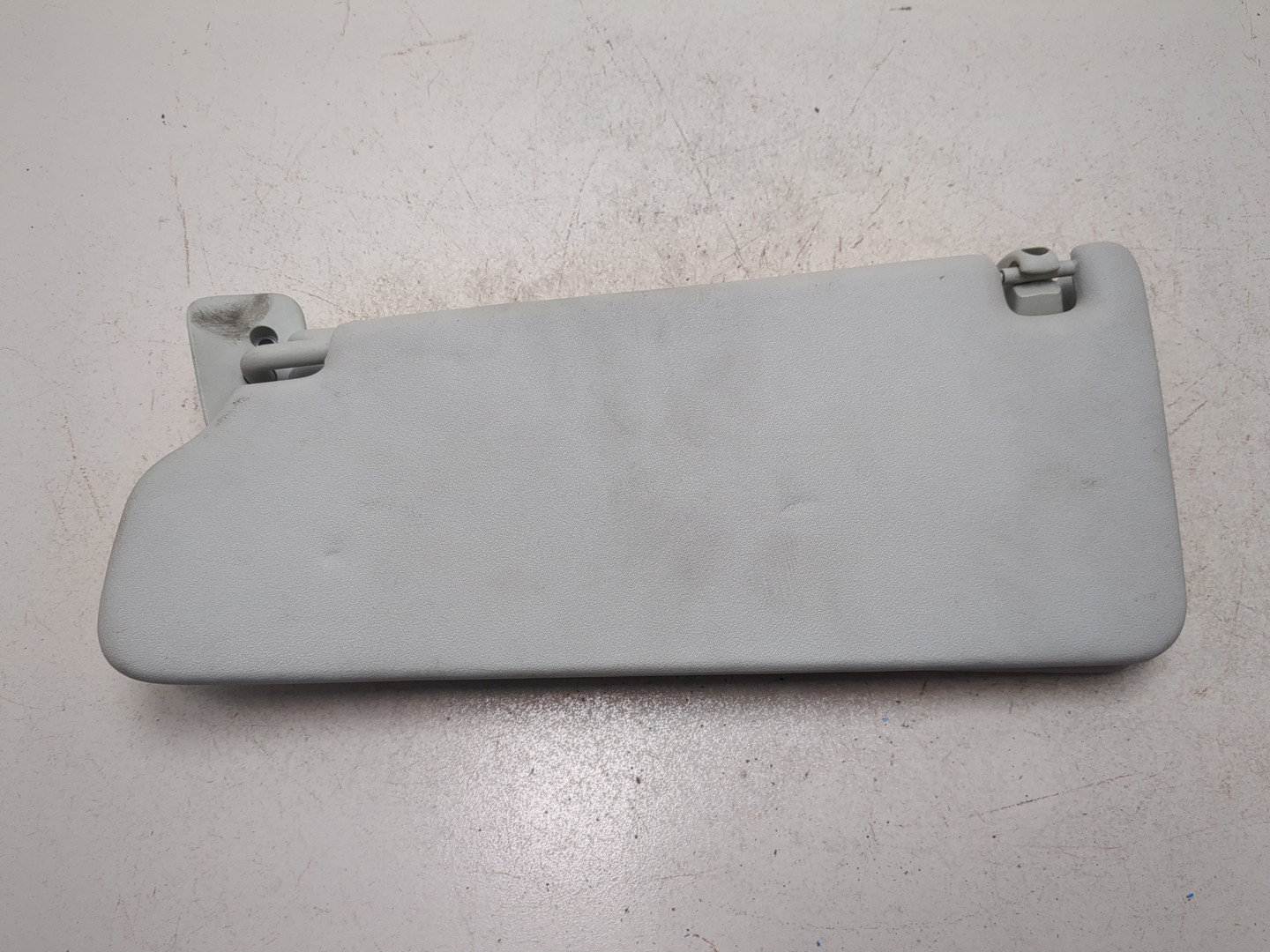 Козырек солнцезащитный