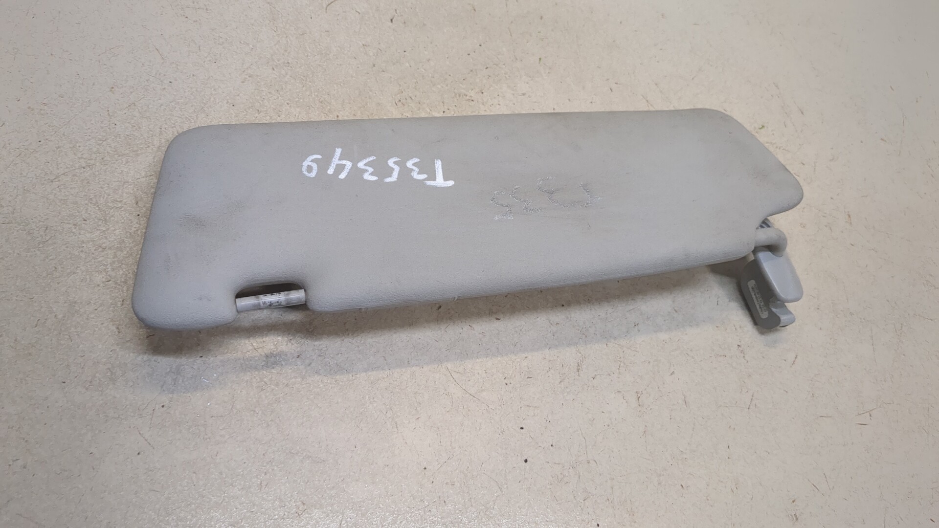 Козырек солнцезащитный