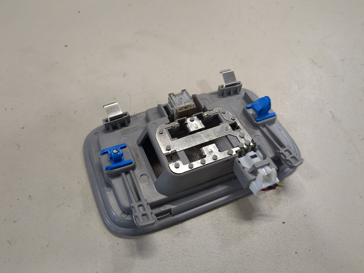 Плафон салонный