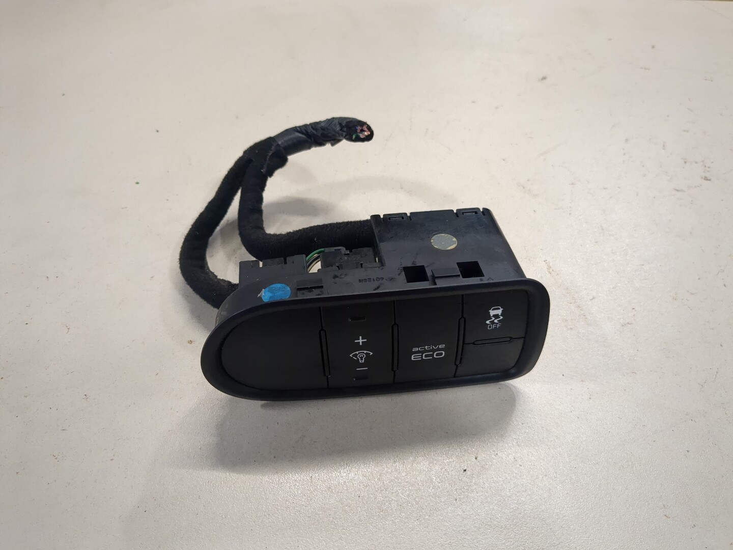 Кнопка корректора фар