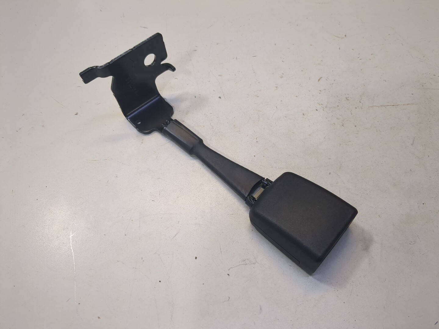 Ответная часть ремня безопасности