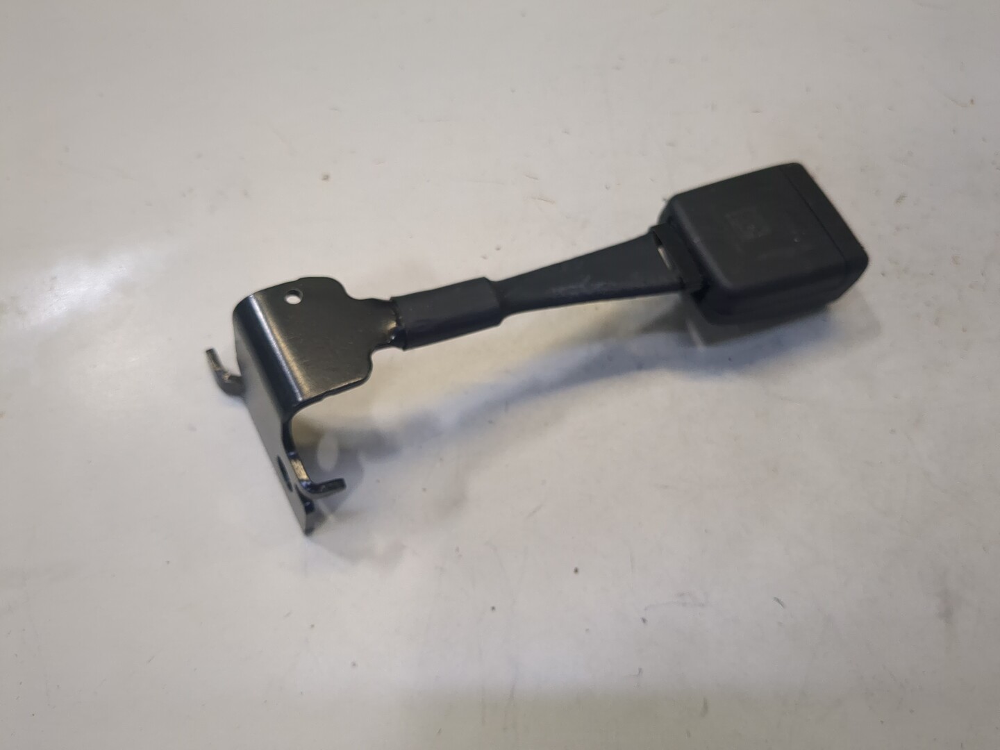 Ответная часть ремня безопасности