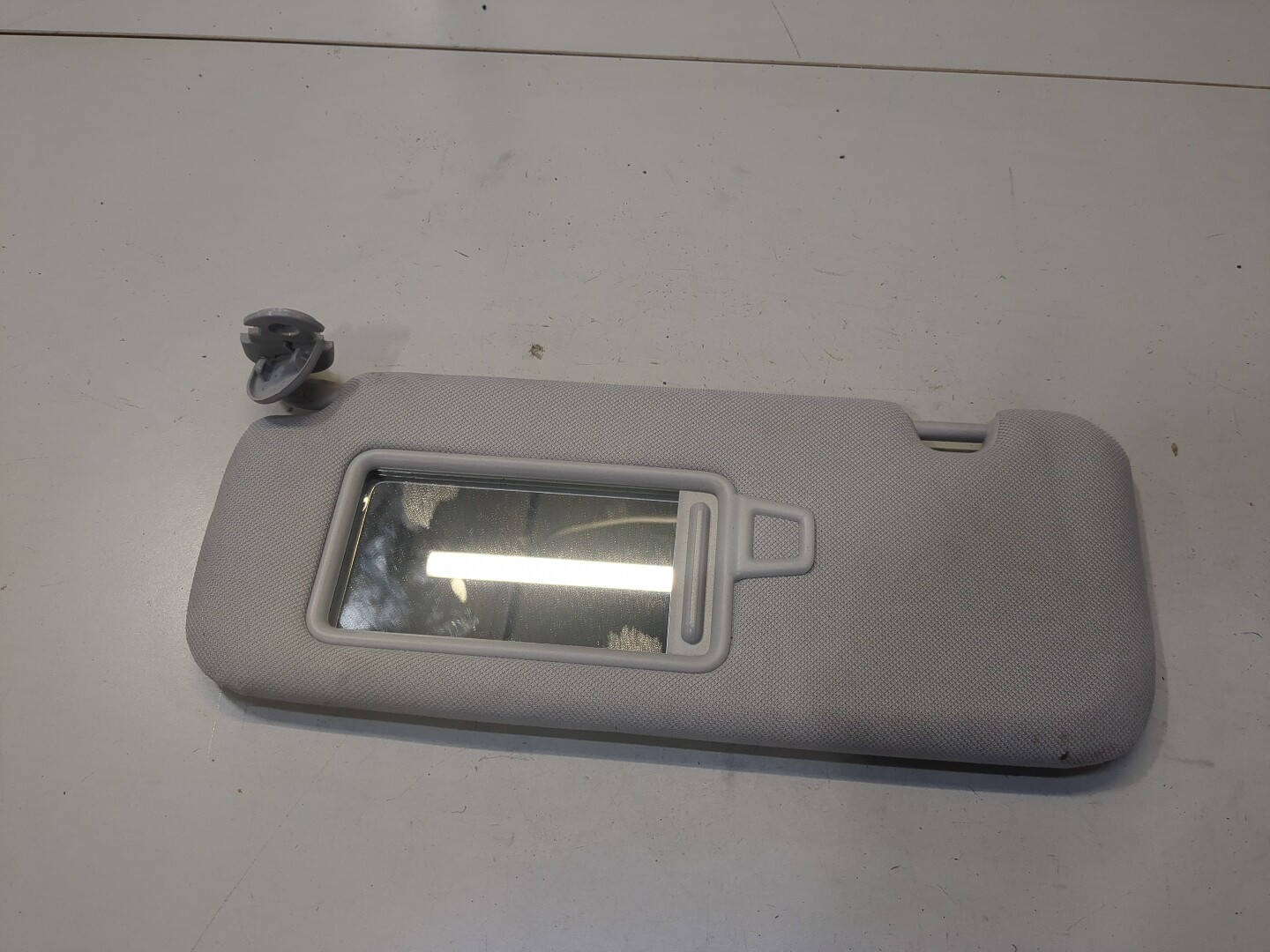 Козырек солнцезащитный