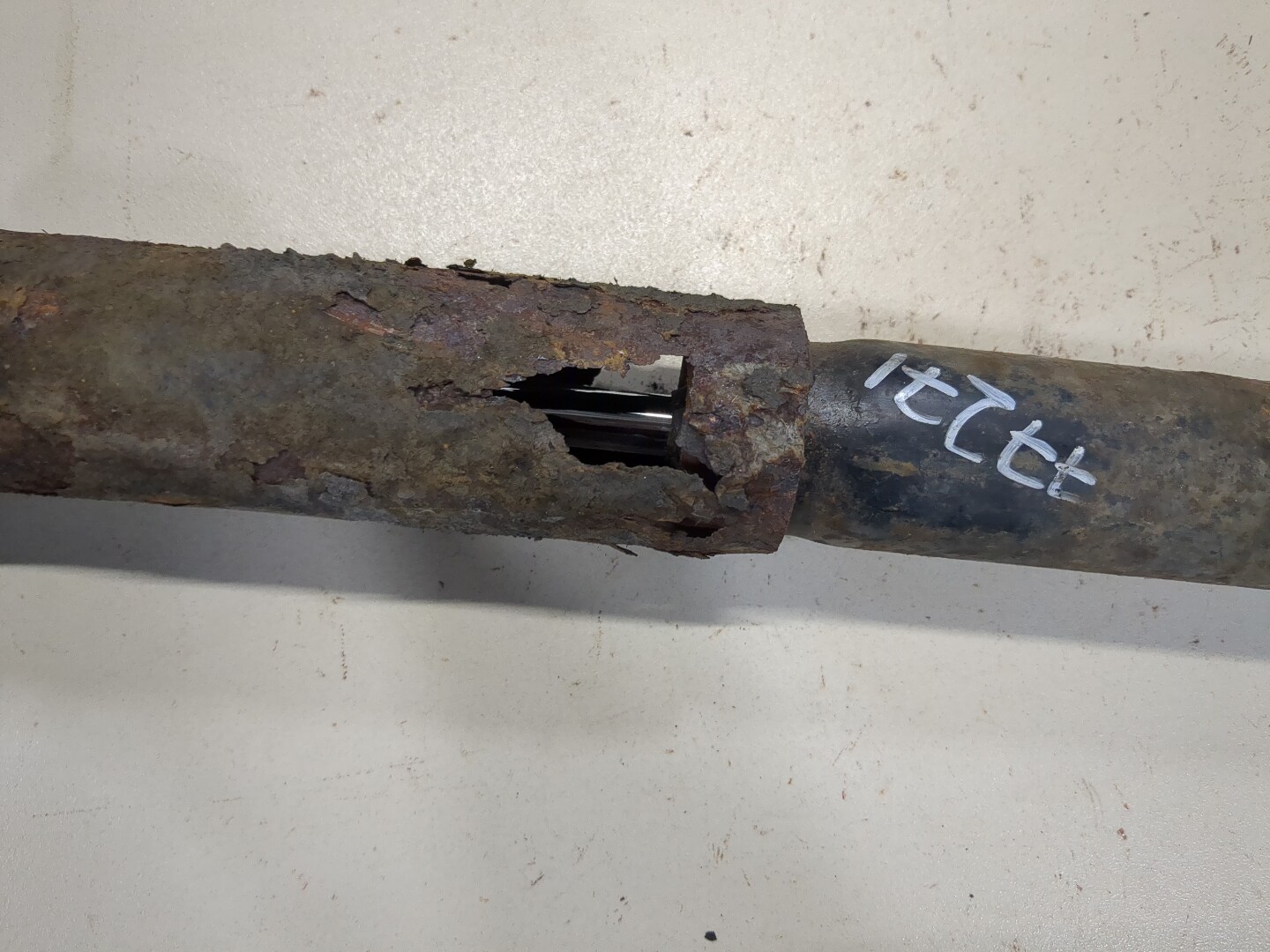 Амортизатор задний (стойка)