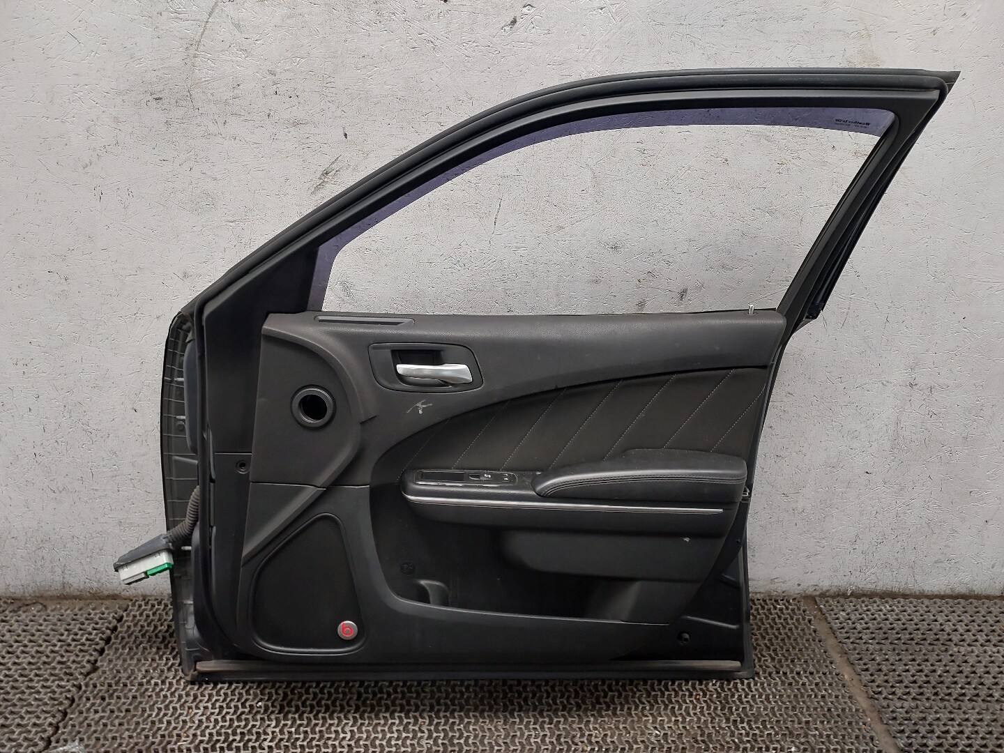 Дверь передняя правая