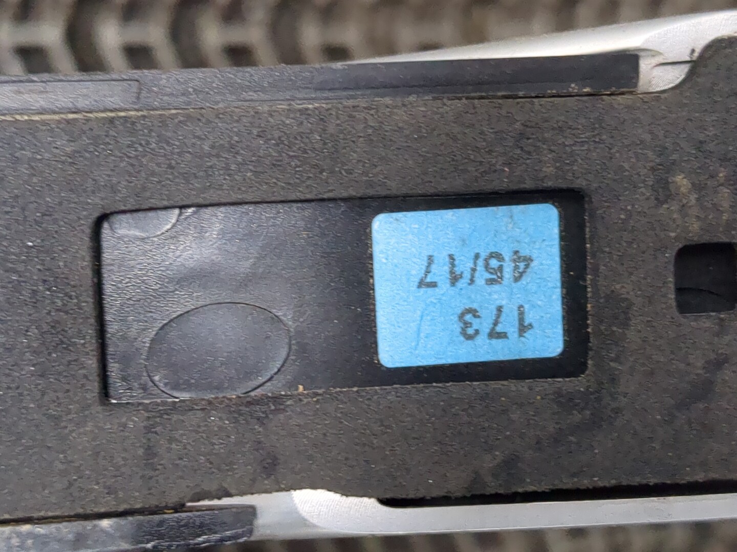 Рейлинг (релинг) левый (планка на крышу)