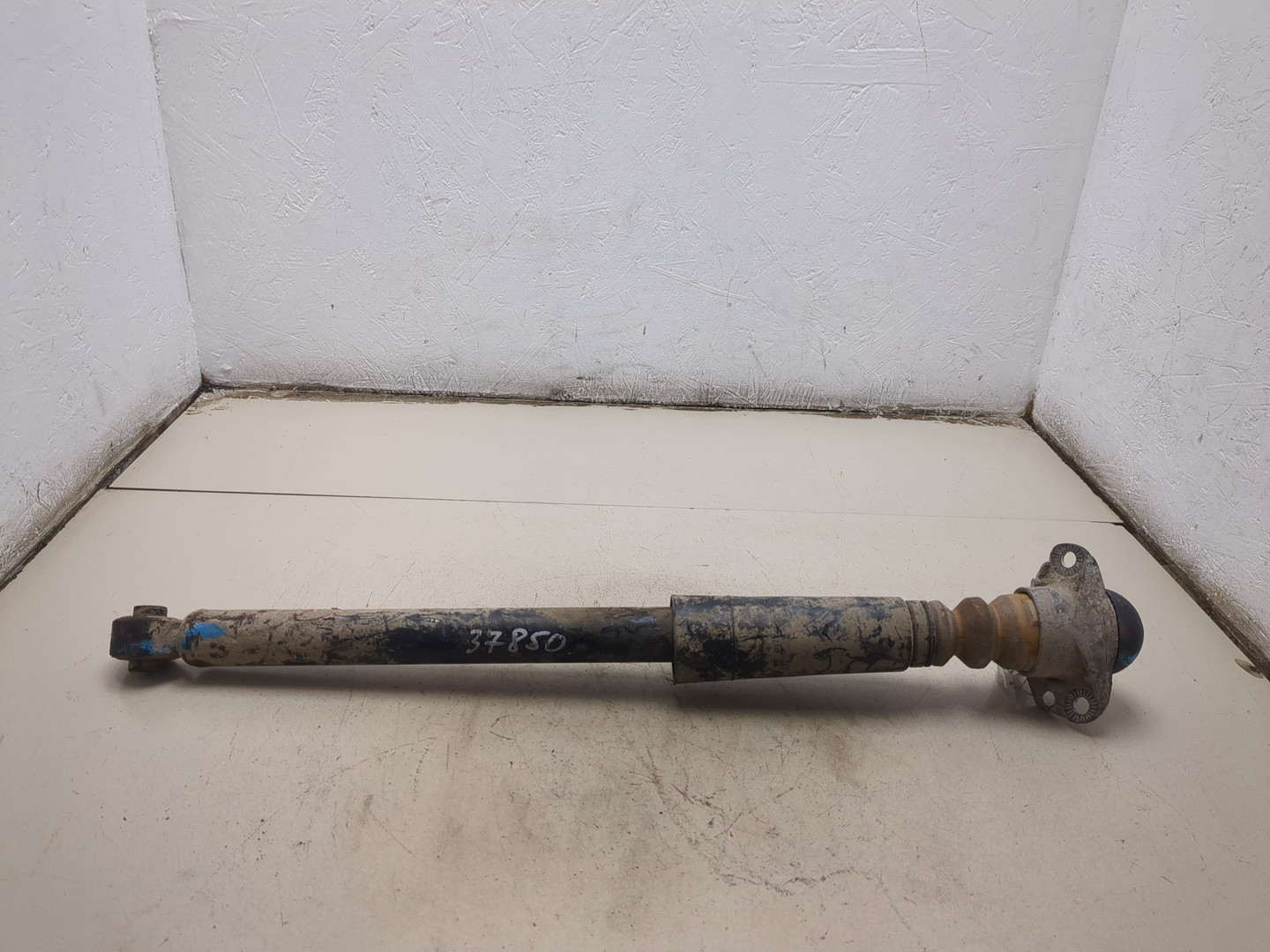 Амортизатор задний (стойка)