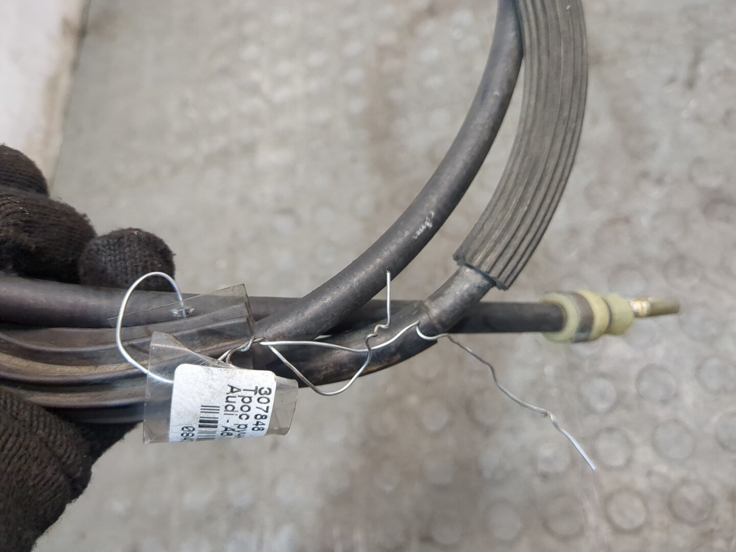 Трос стояночного тормоза