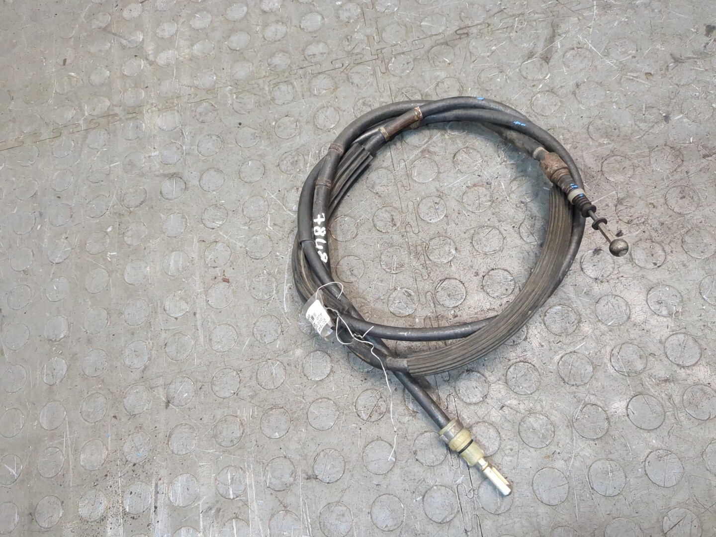 Трос стояночного тормоза