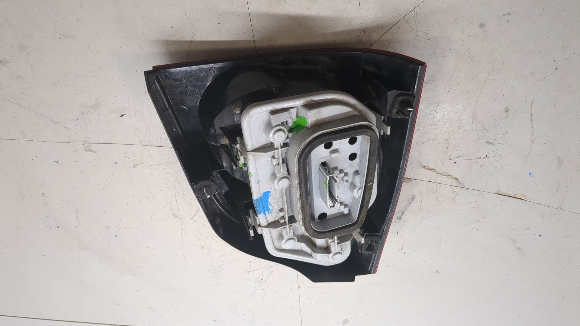 Фонарь задний левый