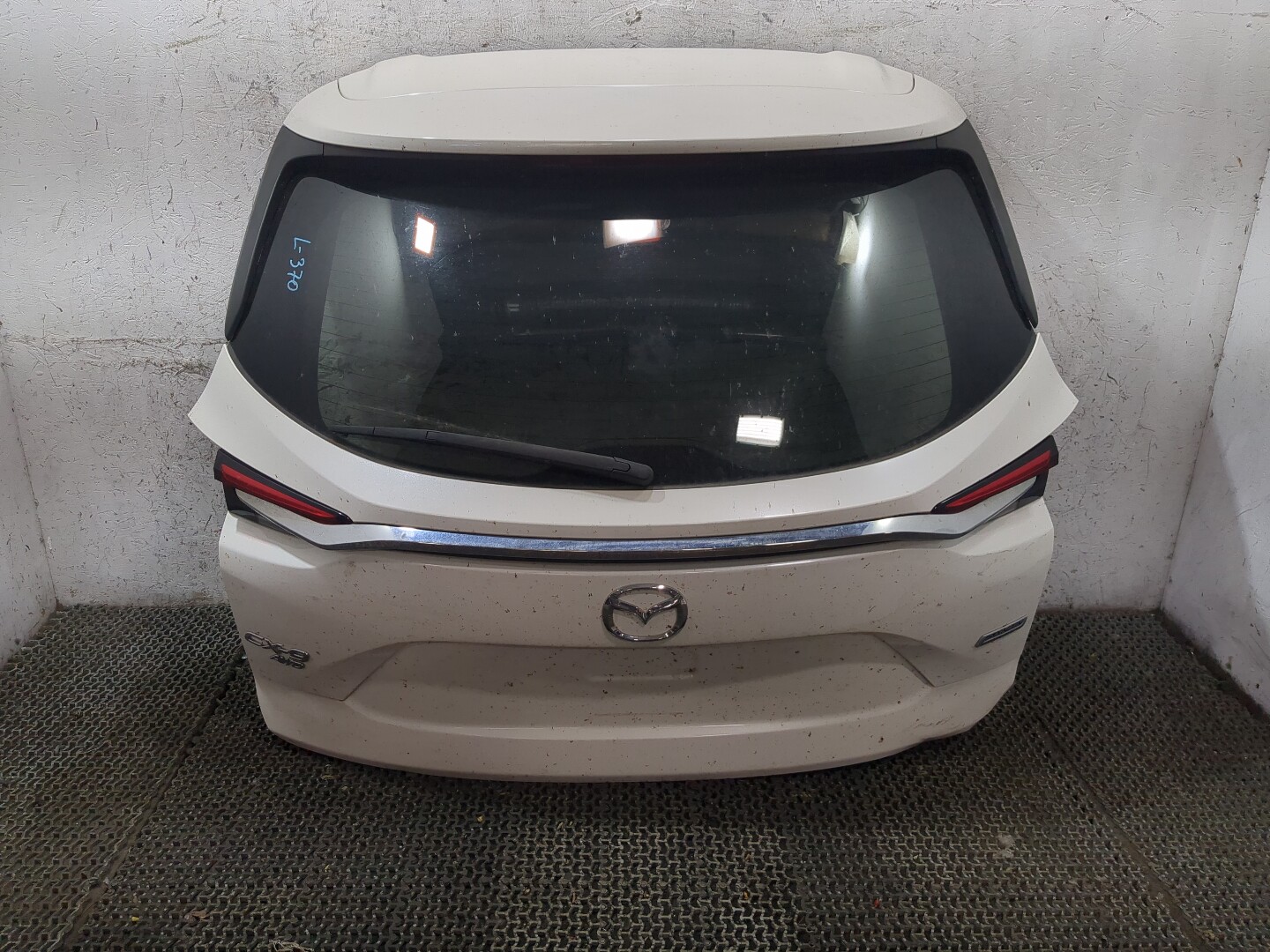 Дверь багажника