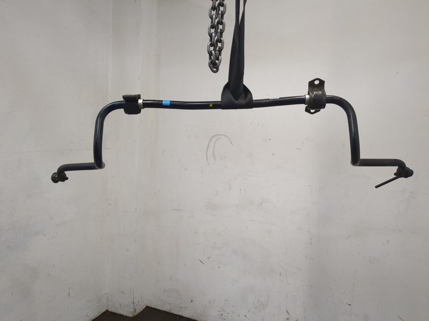 Стабилизатор передний