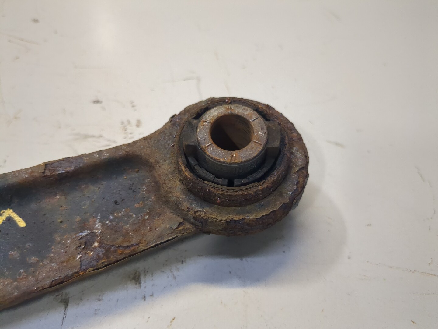 Рычаг задний