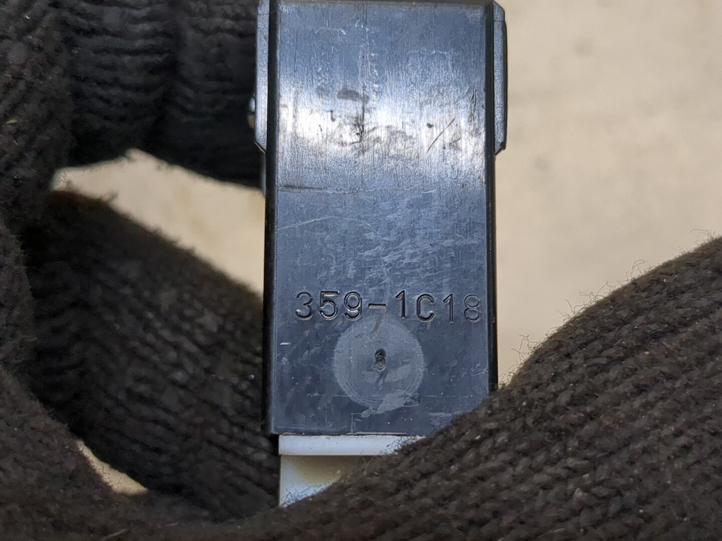 Кнопка корректора фар