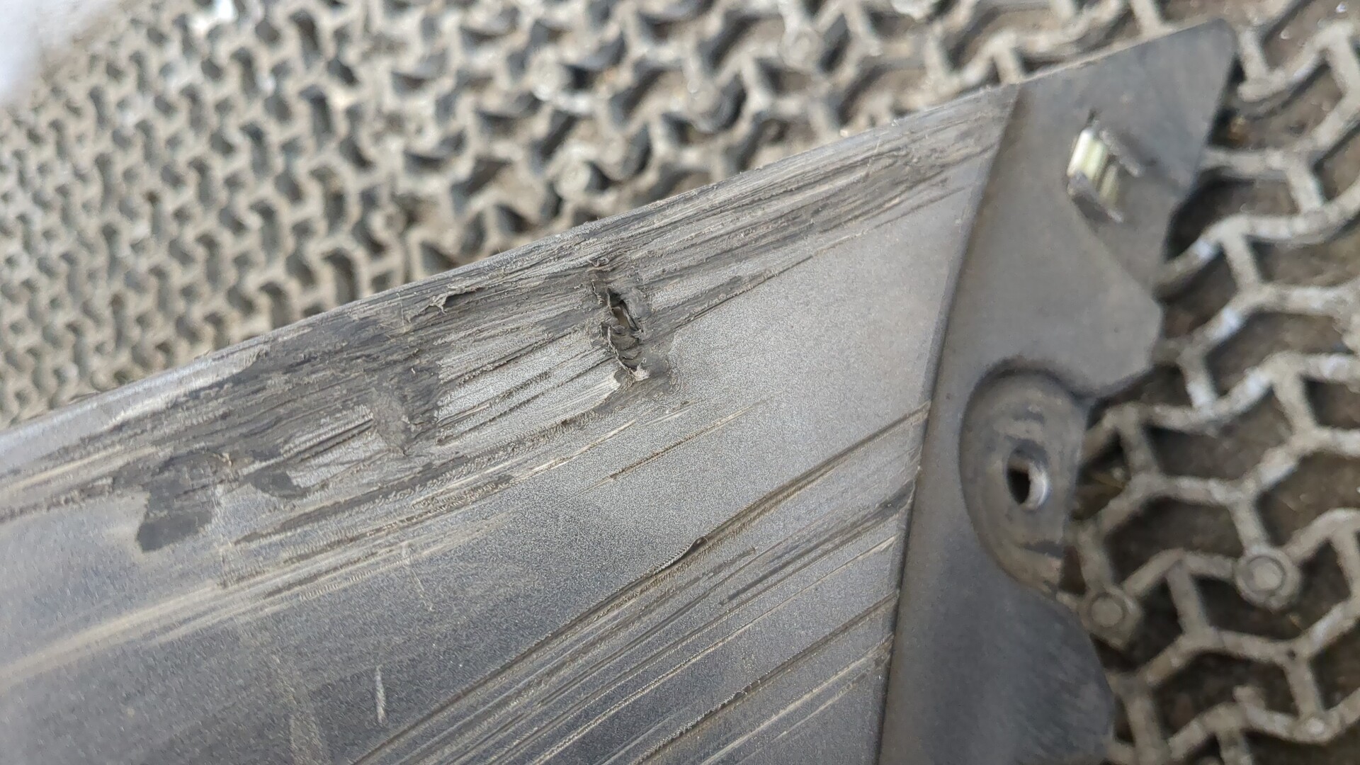 Бампер задний