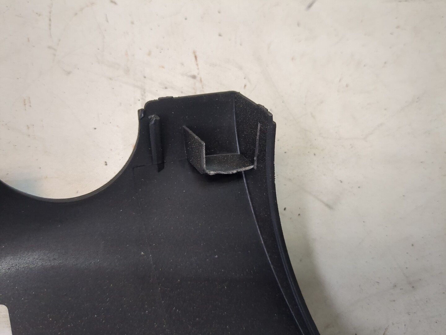 Кожух рулевой колонки