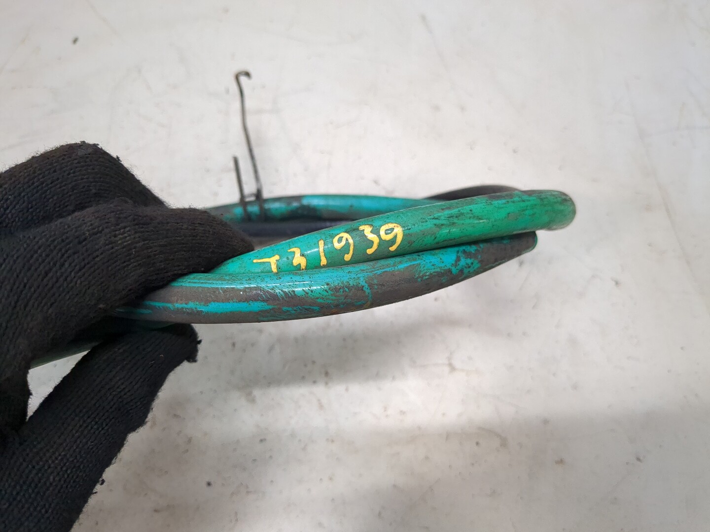 Трос стояночного тормоза