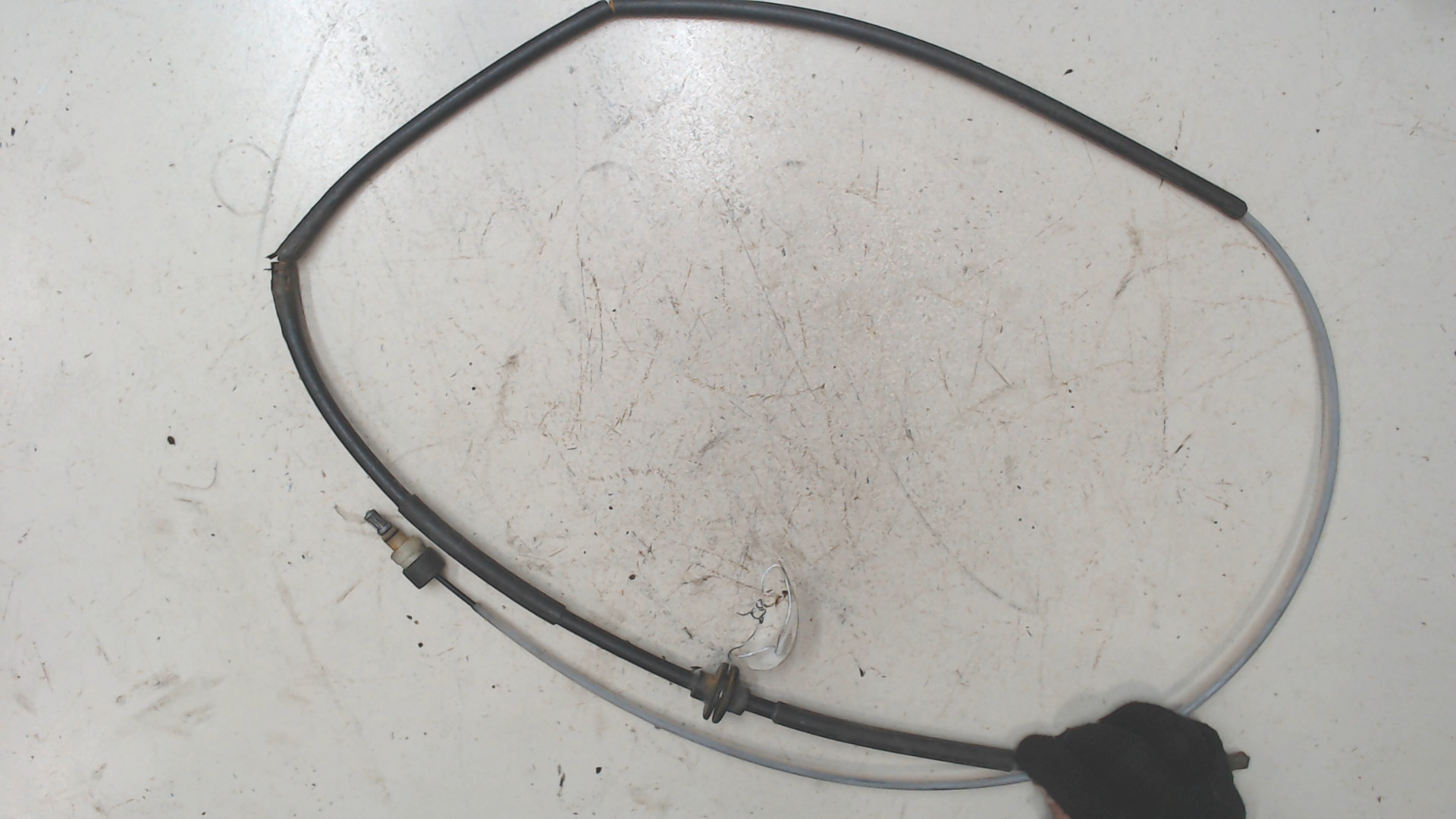 Трос стояночного тормоза