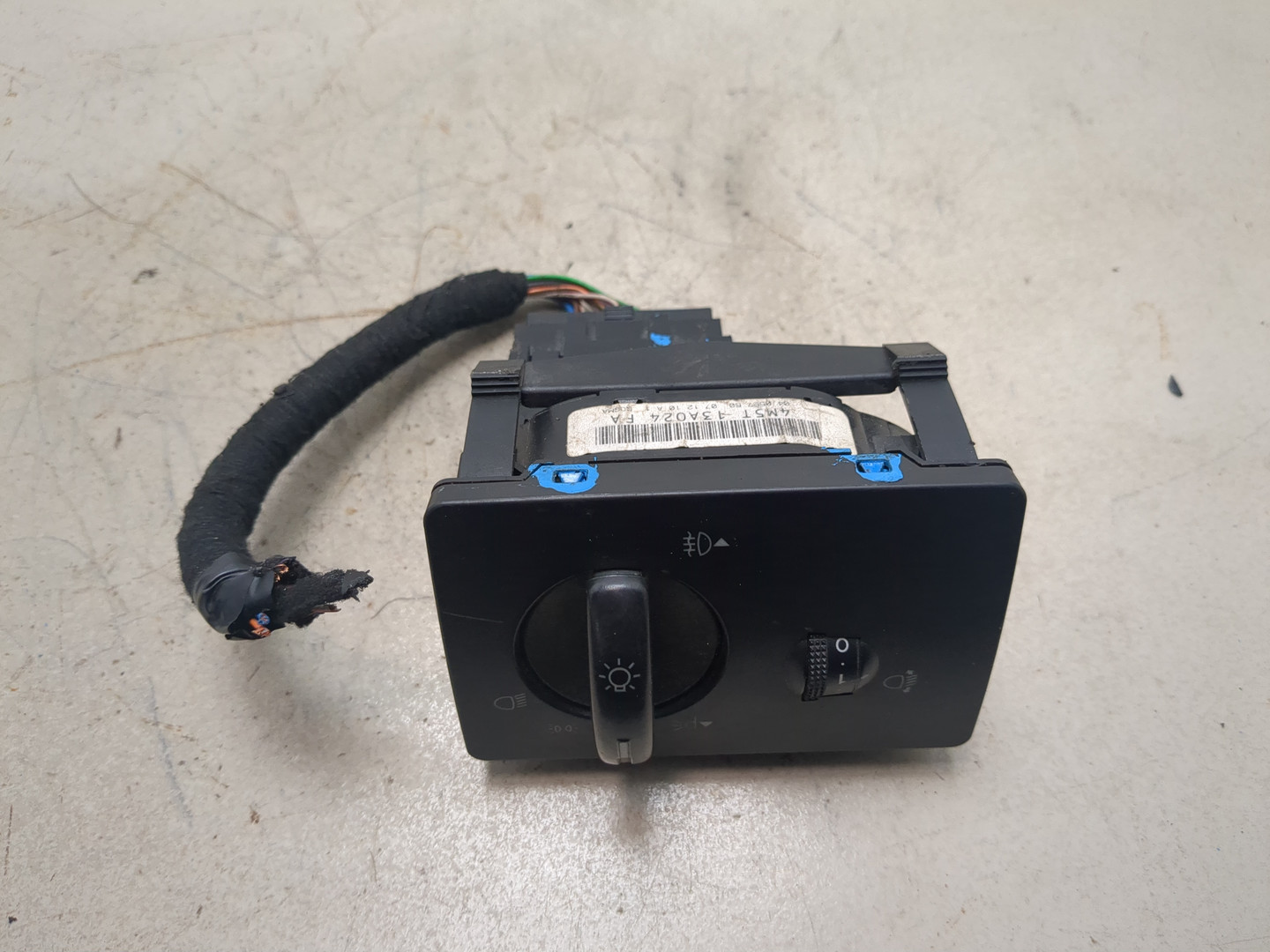 Переключатель света фар