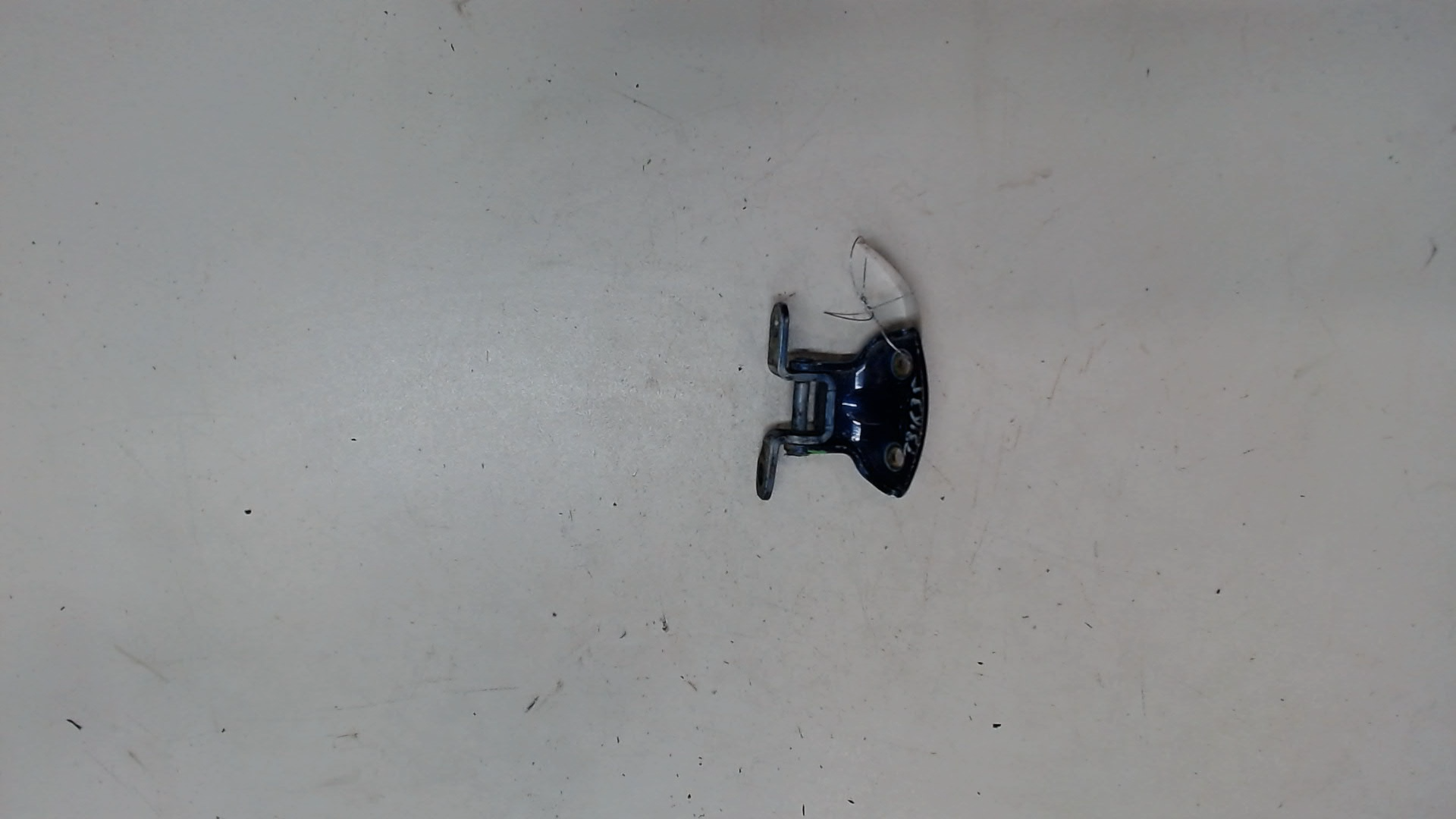 Петля двери