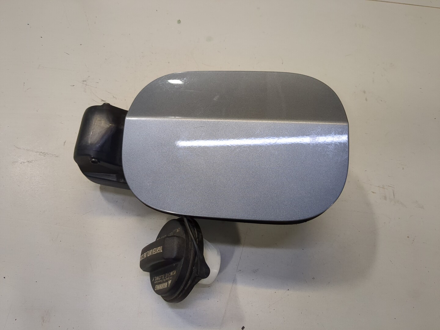 Лючок бензобака