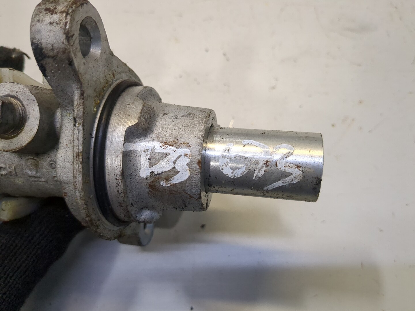 Цилиндр тормозной главный