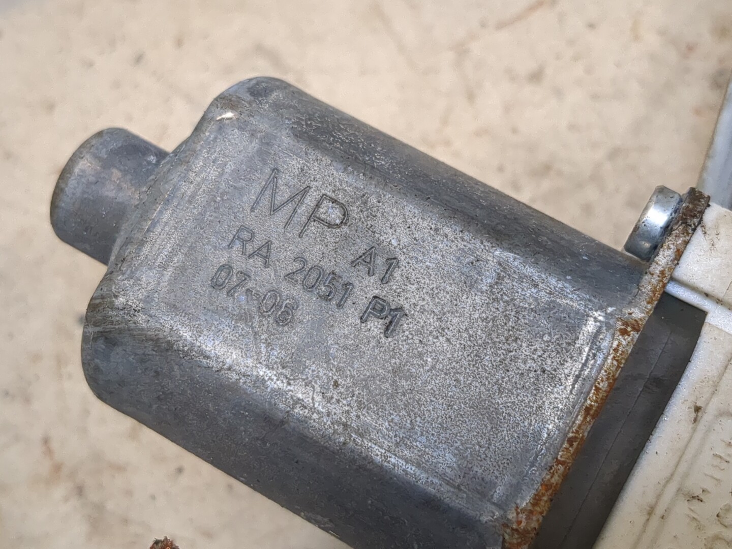 Стеклоподъемник электр. передний левый