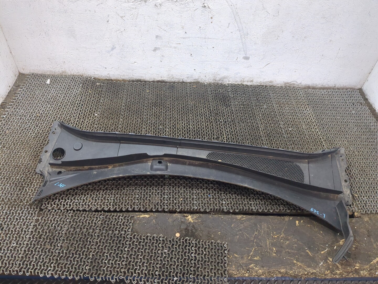 Решетка стеклоочистителей (Жабо)