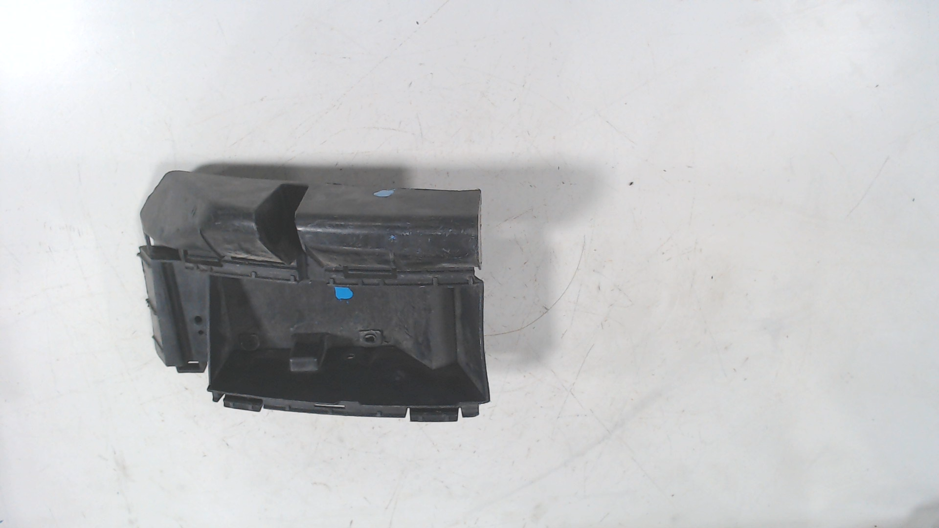 Кронштейн заднего бампера правый