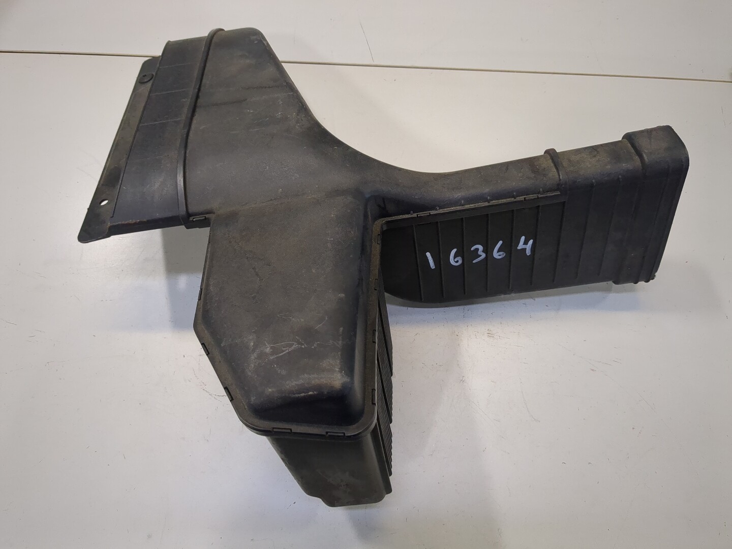 Резонатор воздушного фильтра