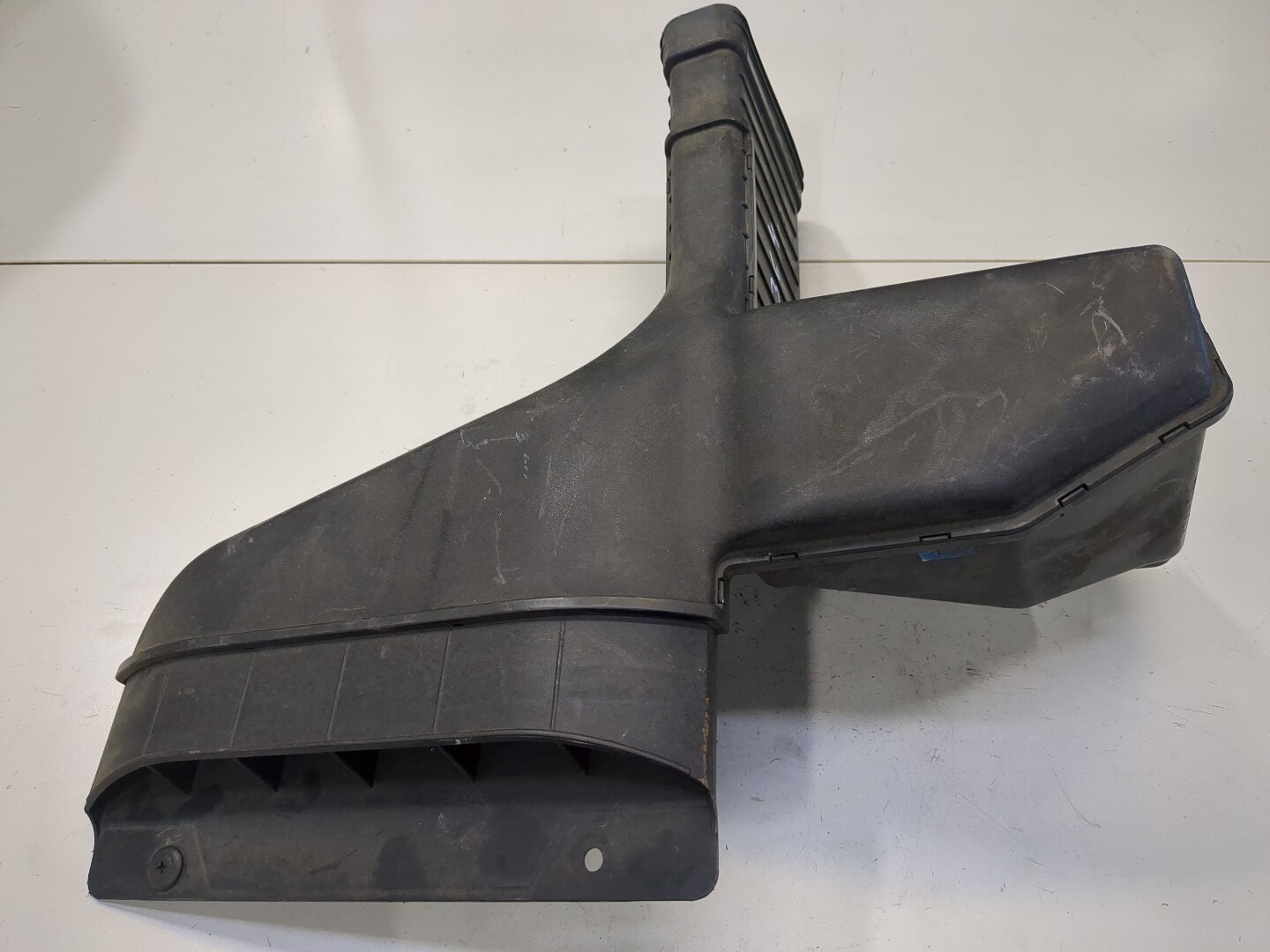 Резонатор воздушного фильтра