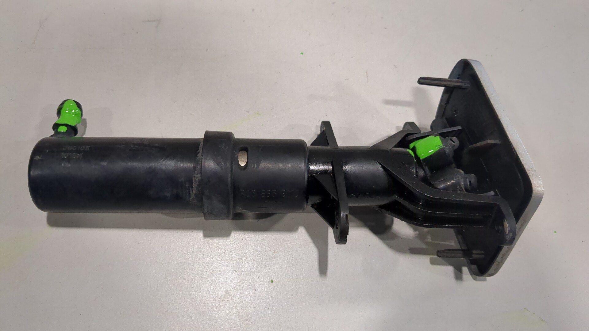 Форсунка омывателя фары