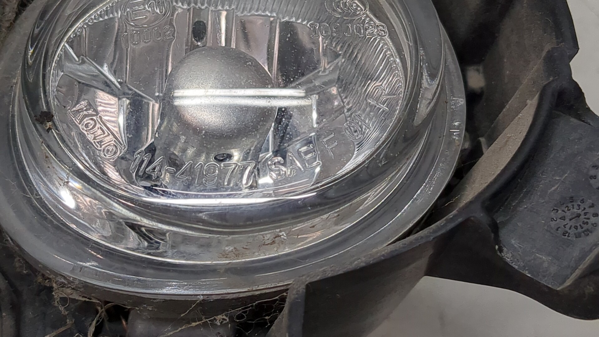 Фара противотуманная правая