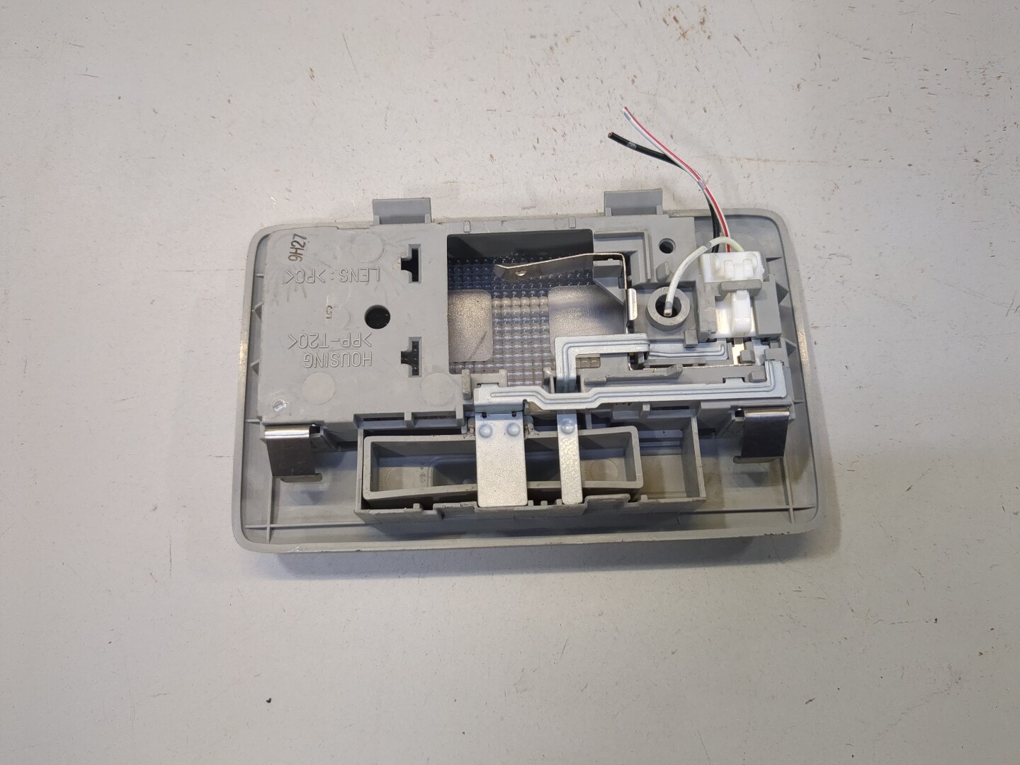 Плафон салонный