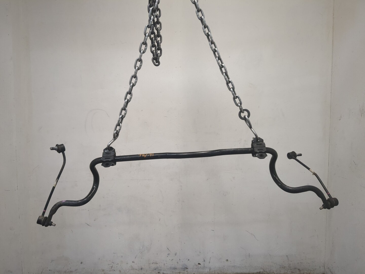 Стабилизатор передний