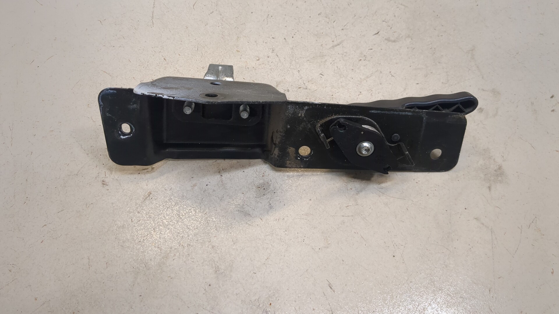 Ручка двери задней внутренняя левая