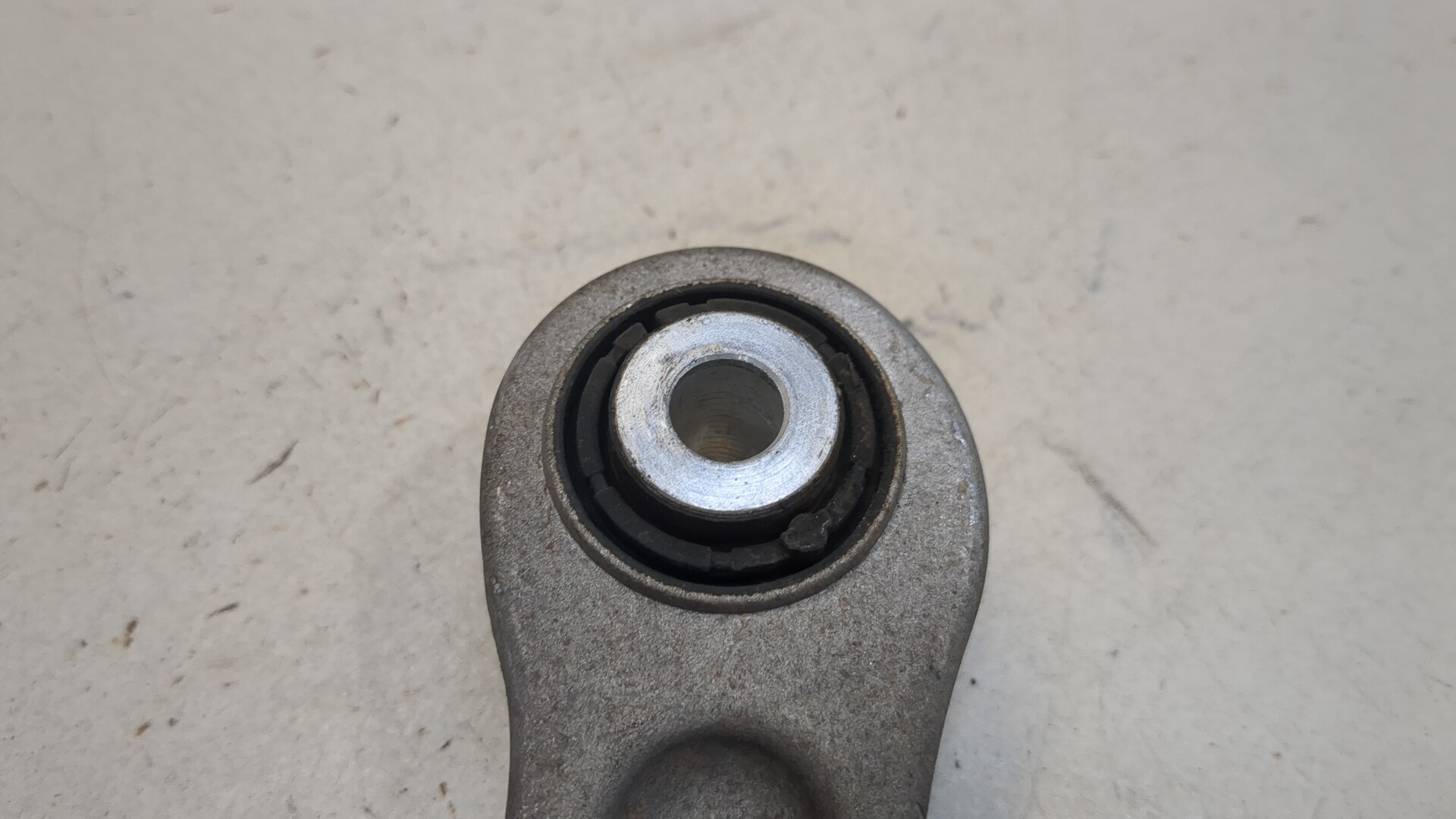 Рычаг задний