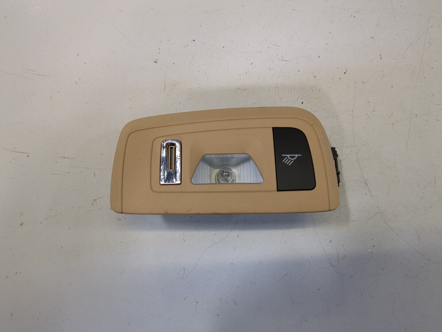 Плафон салонный