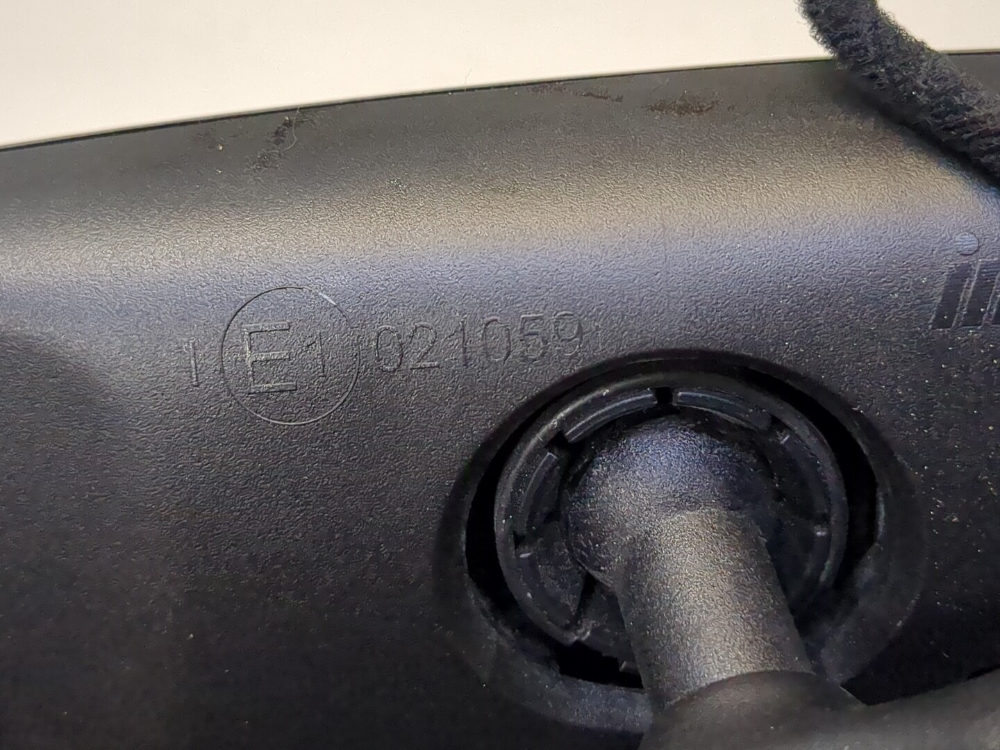 Зеркало заднего вида