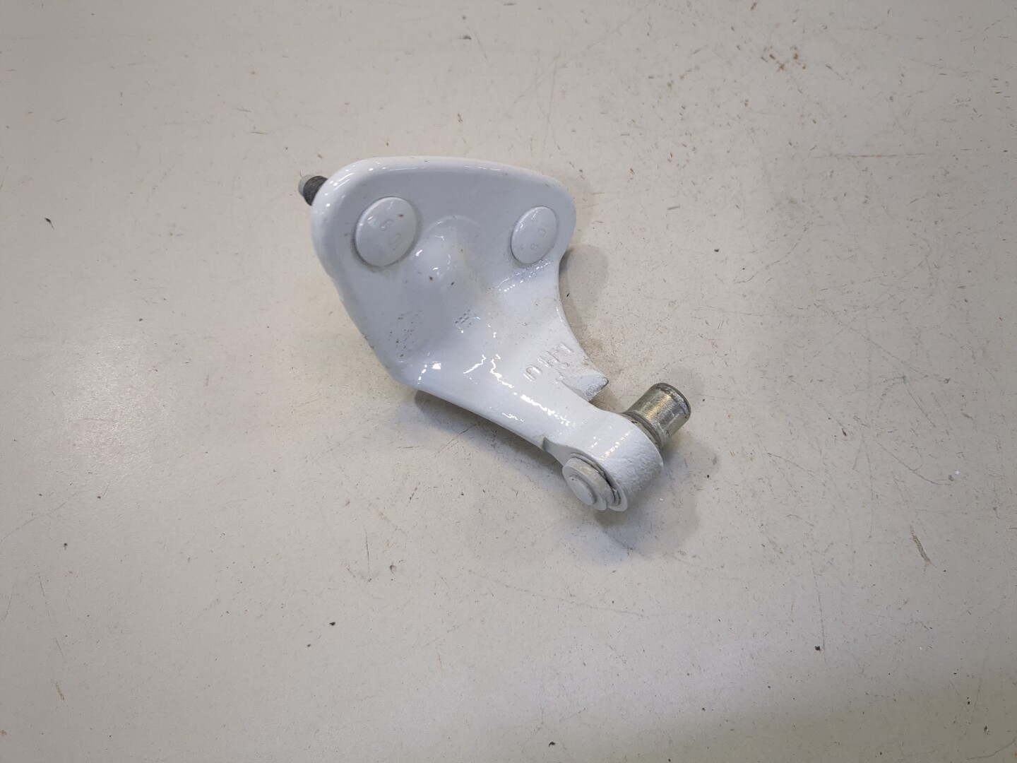 Петля двери