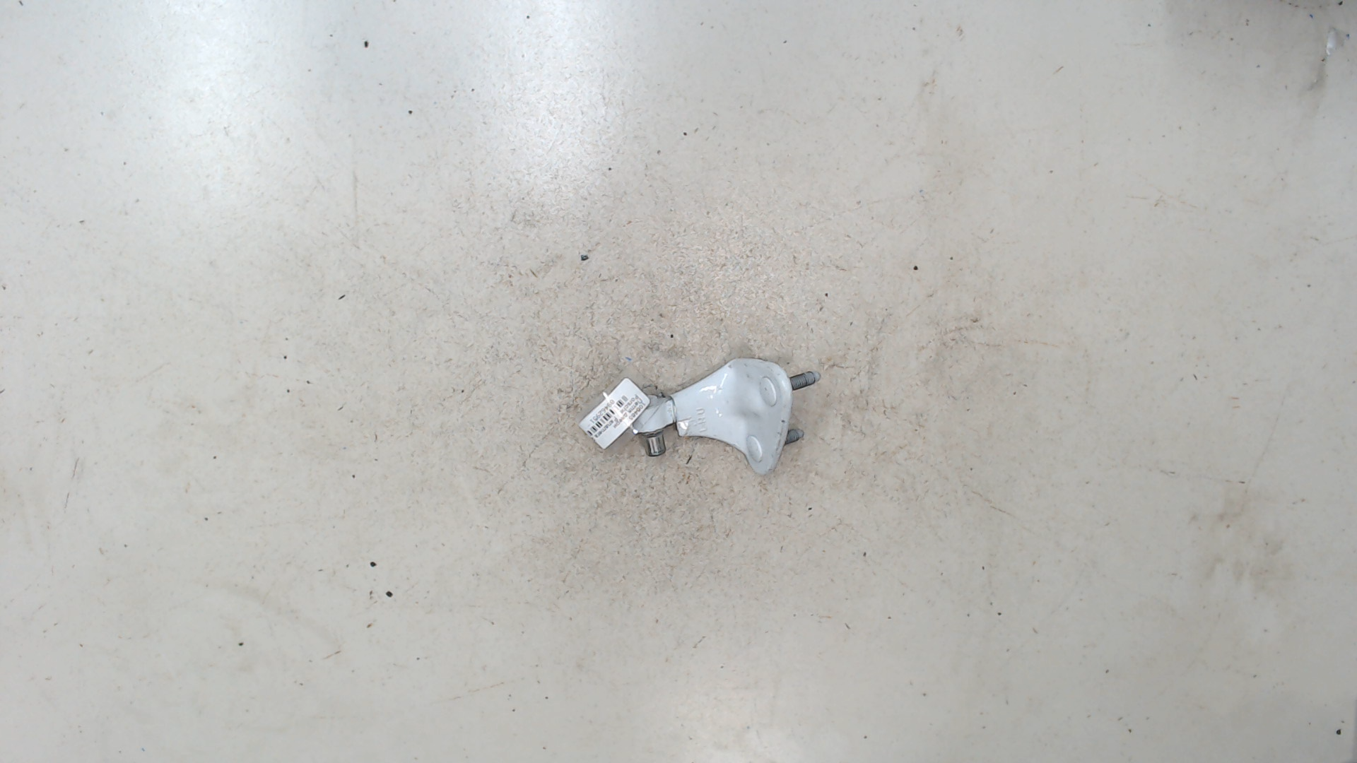 Петля двери