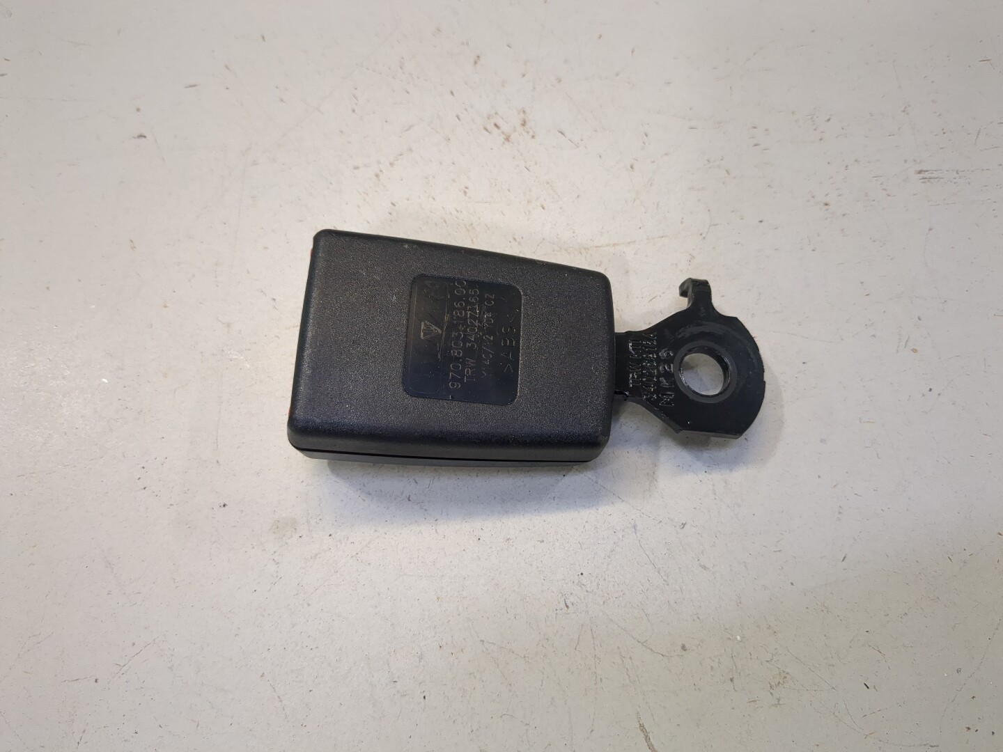 Ответная часть ремня безопасности