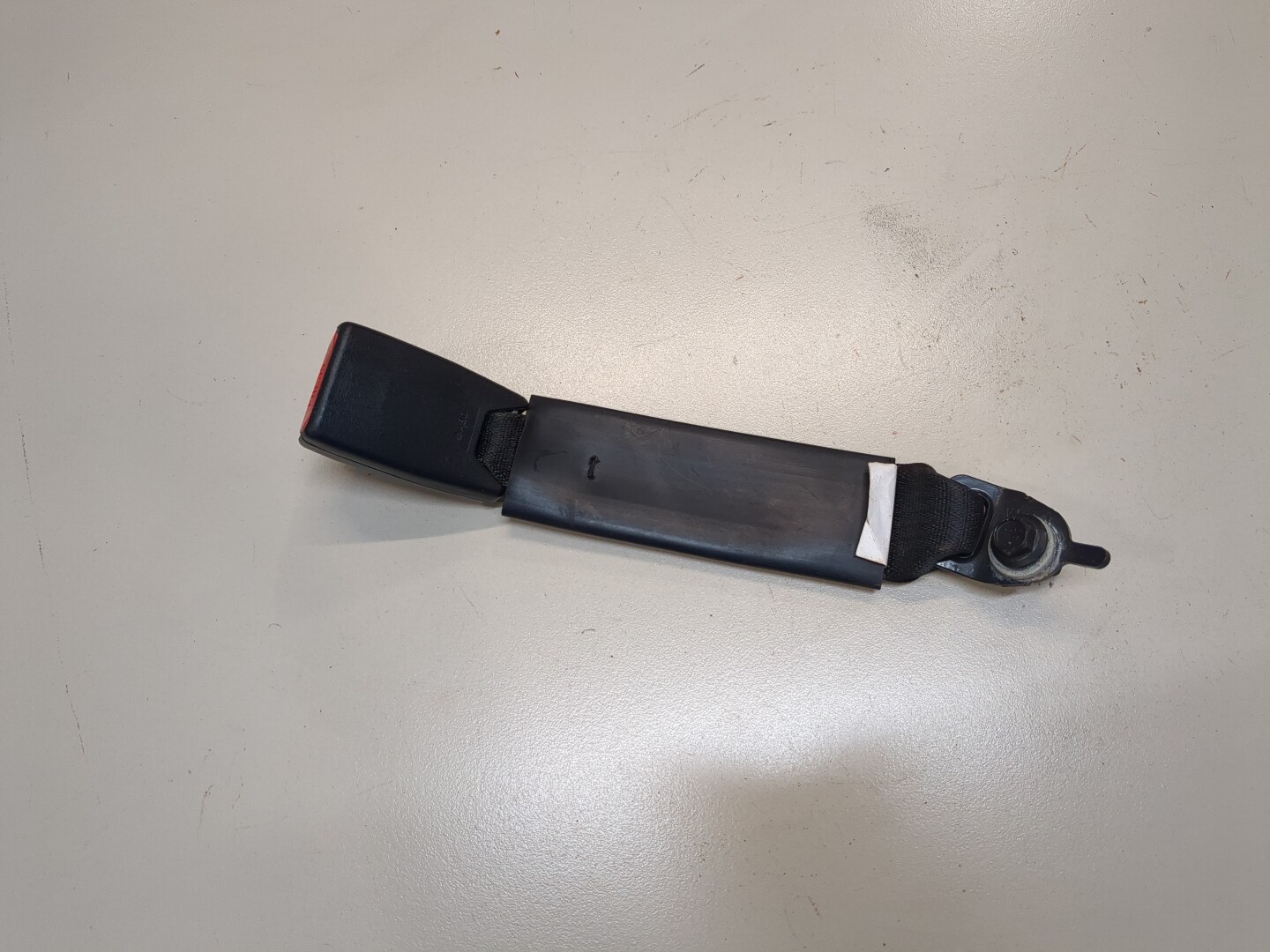 Ответная часть ремня безопасности