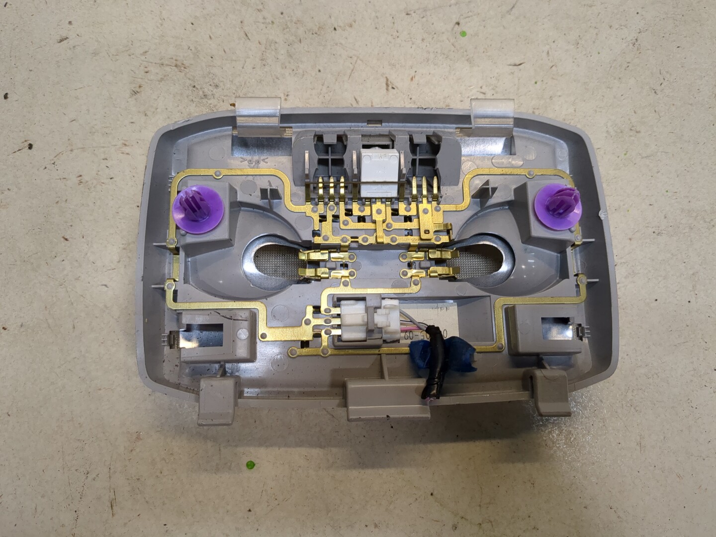 Плафон салонный