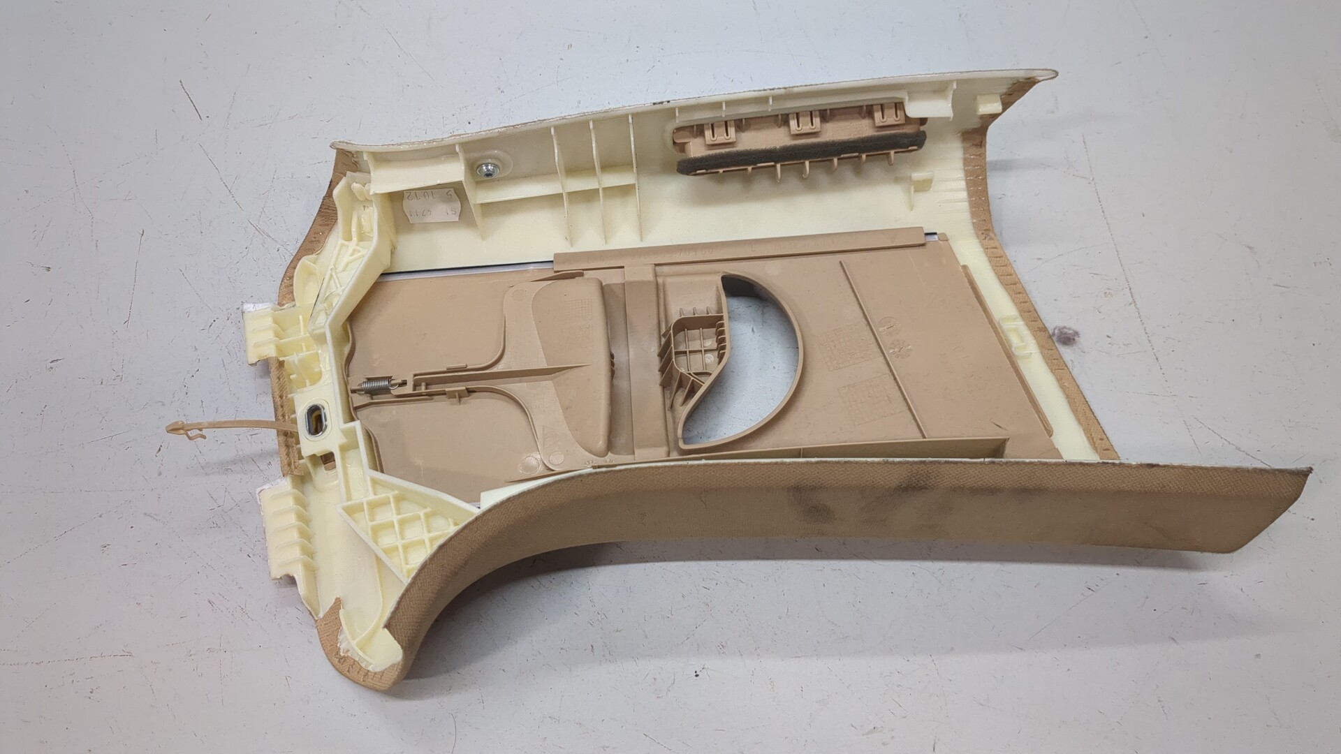 Обшивка стойки