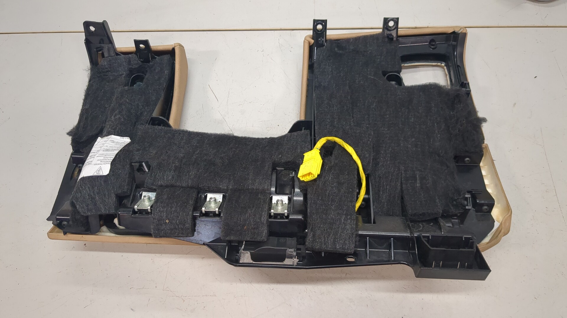 Подушка безопасности нижняя (для колен)